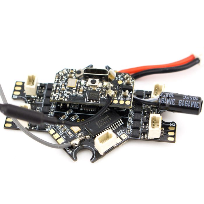 Внутренняя часть дрона EMAX Tinyhawk S - полетный контроллер AIO-VTX-приемник — изображение 2